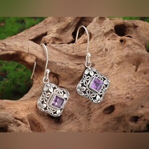 ♥️A Individually $10 Or Bundle 4/$20 Elegant Silver and Purple Floral Earrings
